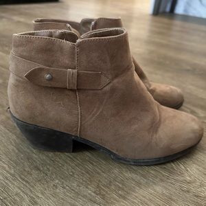 Call it spring size 10 worn a couple times